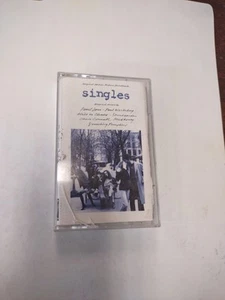 VARIOUS ARTISTS - SINGLES ORIGINAL SOUNDTRACK CASSETTE TAPE LIKE NEW OOP - Imagen 1 de 3