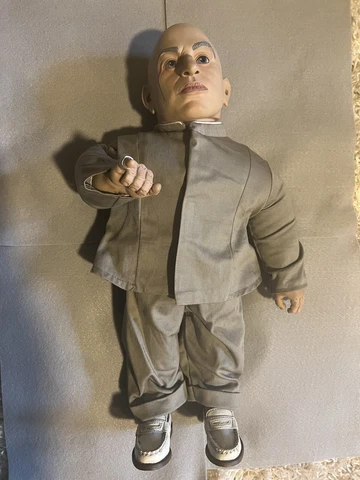McFarlane Toys 18" MINI ME Doll/Figure from Austin Powers Cover