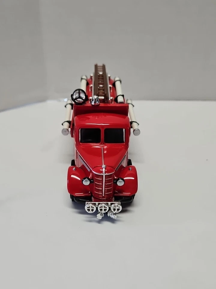 Matchbox 1994 Models Of Yesteryear 1939 Bedford Water Tanker Fire Truck  - Image 1 of 4