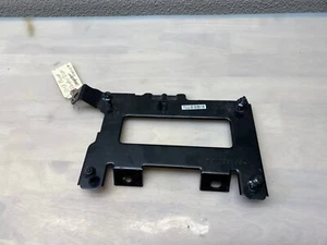 2017-2018 HYUNDAI ELANTRA ENGINE COMPUTER CONTROL MODULE ECU BRACKET OEM - Foto 1 di 6