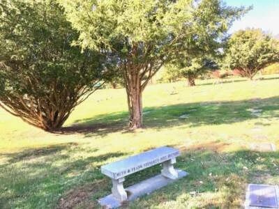 4 parcelas de cementerio - Edgewood Memorial Park Foto 1 de 4