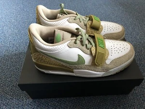 Nike Air Jordan Legacy 312 Phantom/Golden Moss/Limestone/Alligator 42,5 NEU&OVP - Bild 1 von 9