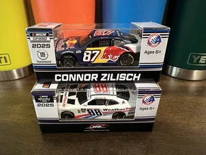 CONNOR ZILISCH 2025 RED BULL & CONNOR ZILISCH 2025 WEATHER TECH 1/64 ARC COMBO - Picture 1 of 5
