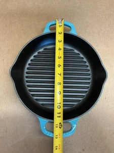 Parrilla redonda profunda Le Creuset de hierro fundido esmaltado Signature, 9,75", Caribe - Imagen 1 de 7