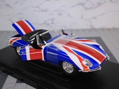 RARE 1:18 ERTL Austin Powers "Shaguar" Jaguar E-Type Union Jack Diecast Car SWIN - Image 1 of 4