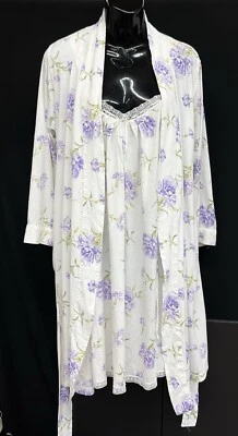 Lauren Ralph Lauren Size M Lavender Floral Robe/Nightgown Set W/Pockets Women - Image 1 of 4