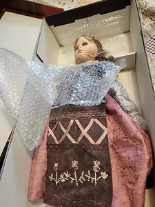 Mundia Collection 2002 Julietta 19" Tall With Certified Of Authentic Rare - Picture 1 of 9