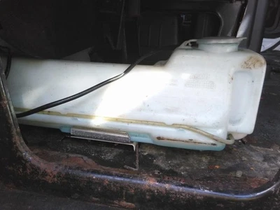 HINO 268 WINDSHIELD WASHER RESERVOIR Right 3853834 - Изображение 1 из 2