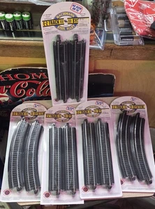 20 Pcs HO Bachmann E-Z Track System #44401 #44411 22” Radius Tracks New Sealed - Picture 1 of 3