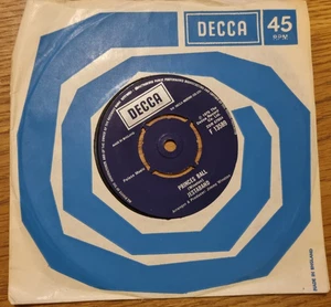 Jestaband – Princes Ball / Young Man Days Decca – F 13589 1975 Rock 7” Single - Picture 1 of 6