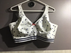 Sujetador Cacique para mujer 42DDD sin forro cobertura completa sin aros blanco con estrellas azules - Imagen 1 de 5