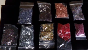 SIZE 11/0 CRAFT SEED BEADS 201 g ( 7 OZ) LOT cm38 bz8cr J88CR - Imagen 1 de 3