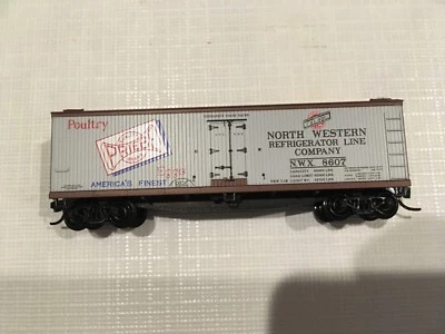 MICRO-TRAINS 49520 N-Gauge Wood Reefer 40ft, Northwestern Refriger NWX 8607 - Image 1 of 2