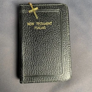 Vintage Mini Bible New Testament KJV - Zippered w/ cross - World Publishing - Picture 1 of 13
