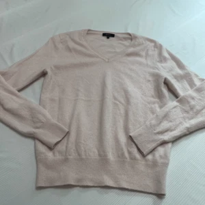 Quince Mongolian Pink Cashmere V Neck Sweater Size Medium - Picture 1 of 7