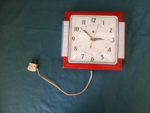 Vintage Telechron Red Kitchen Wall Clock with Aluminum Trim Works Cover