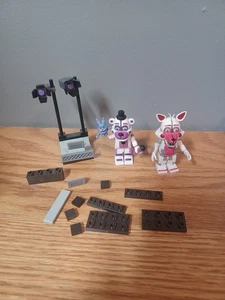 Five Nights at Freddy’s Funtime Foxy Stage Left & Right Construction Set FNAF - Picture 1 of 4