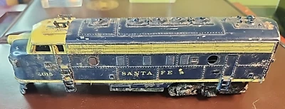ho Mantua Santa Fe #4015 F7A Diesel Locomotive - w/Light - - PARTS - Image 1 of 4