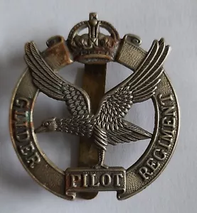 Vintage British Army Glider Pilot Regiment - Brass Coloured Cap / Beret Badge - Picture 1 of 5