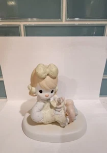 Precious Moments kleines Mädchen 520632 - Ein Freund ist jemand, der sich darum kümmert - 1988 #2 - Bild 1 von 6