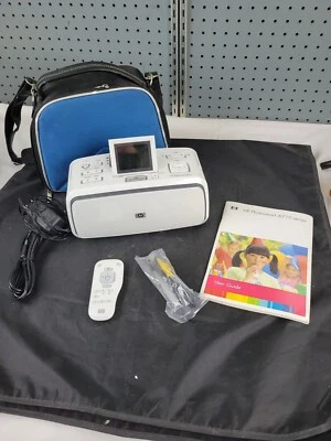 Hewlett Packard A710 Portable Printer Complete with Remote & Carry Case - Image 1 of 4