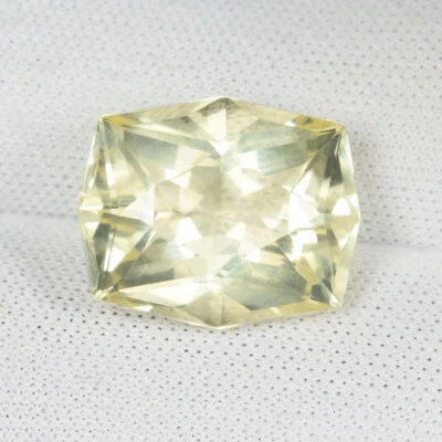 7.77 ct  LUSTROUS RARE HUGE" NATURAL LABRADORITE / ANDESINE See Vdo FANCY CUT BL - Image 1 of 2