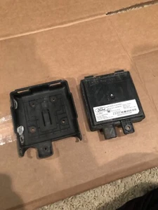 2013 2016 LINCOLN MKT MKS LEFT BLIND SPOT RADAR SENSOR W/ BRACKET DG1T 14C689 EA - Picture 1 of 6