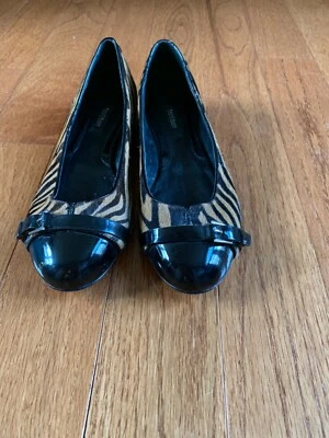 Planos de pelo de pony/patente de cebra negra mercado negro de la Casa Blanca nuevos sin caja talla 8,5 M Foto 1 de 4