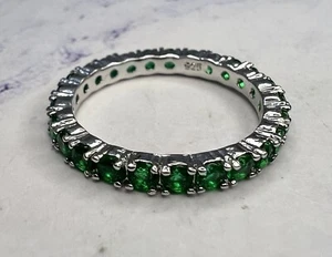 925 Sterling Silver Emerald Studded Band Ring Size 10 - Picture 1 of 4