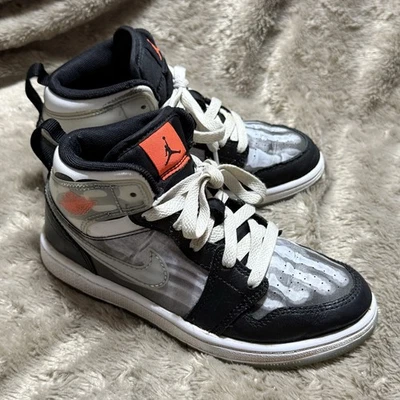 Tênis Nike Air Jordan 1 raio X médio preto HF3209-001 juvenil tamanho 1Y - Imagem 1 de 4