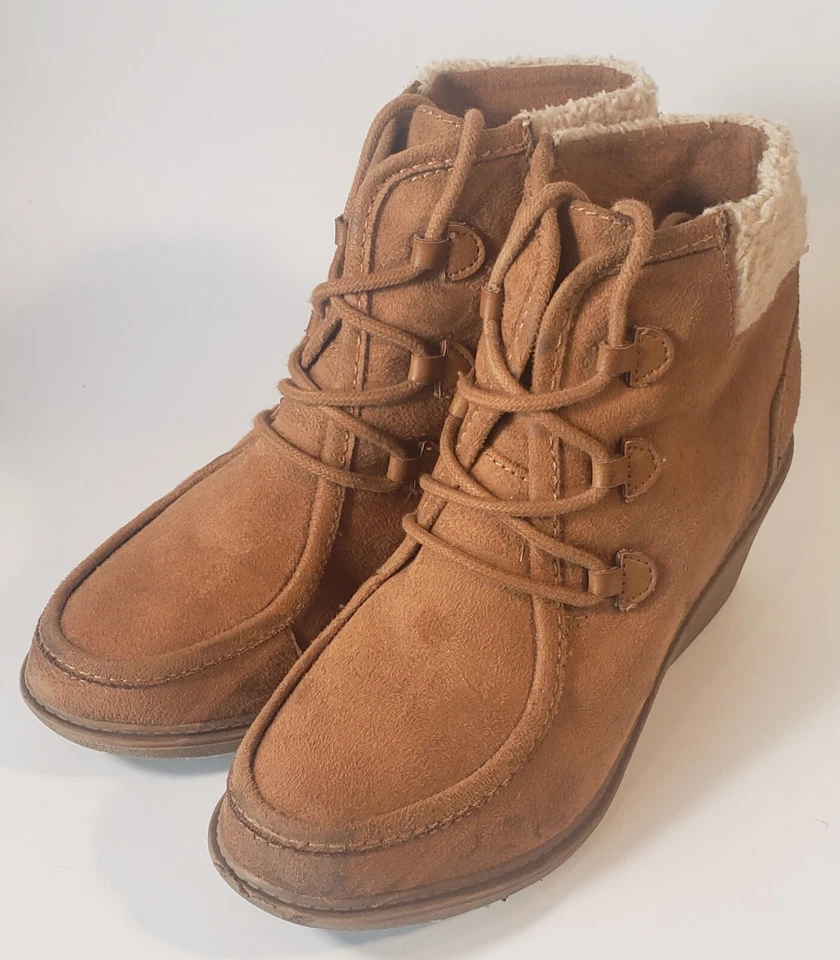 Botines de cuña Mad Love para mujer 6,5 botas de gamuza sintética tostadas/encaje con ribete de piel  Foto 1 de 4