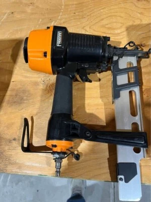 Grapadora corona mediana Freeman PSS50 calibre 16 2 pulgadas Foto 1 de 4