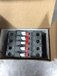 Großes ABB 30 A Schütz für Winterhalter MTR - Bild 1 von 3