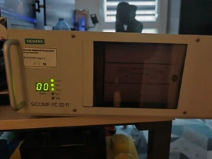 Siemens sicomp pc 32-r 6ap111 industrial computer - Afbeelding 1 van 8