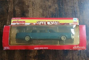 Boxed Majorette Lincoln Limousine - Blue - Picture 1 of 15