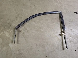 1958 Oldsmobile Super 88 Passenger Side, Rear Door Window Frame - Foto 1 di 18