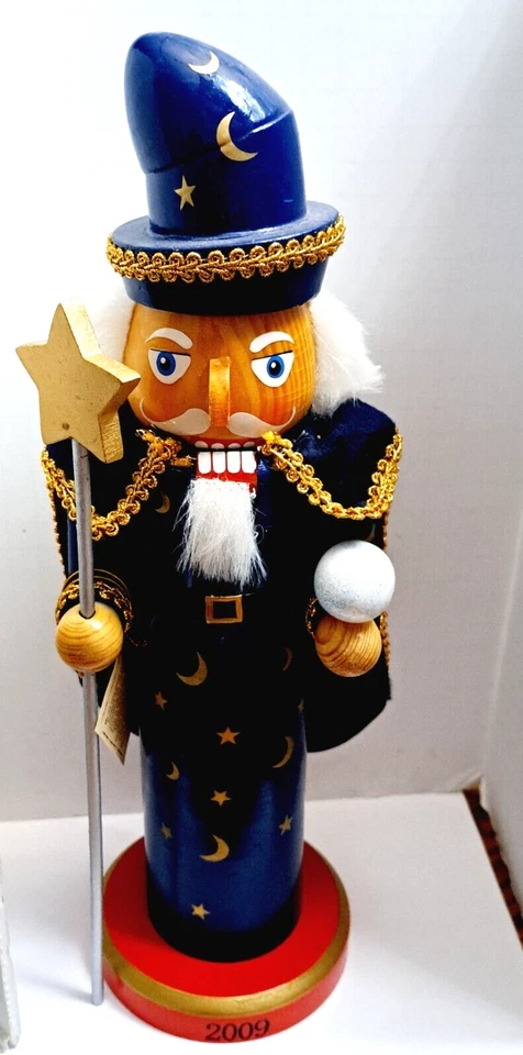 Wizard with Wand 主题木质胡桃夹子 15 英寸高海军蓝金色 2009 — 第 1/4 张图片