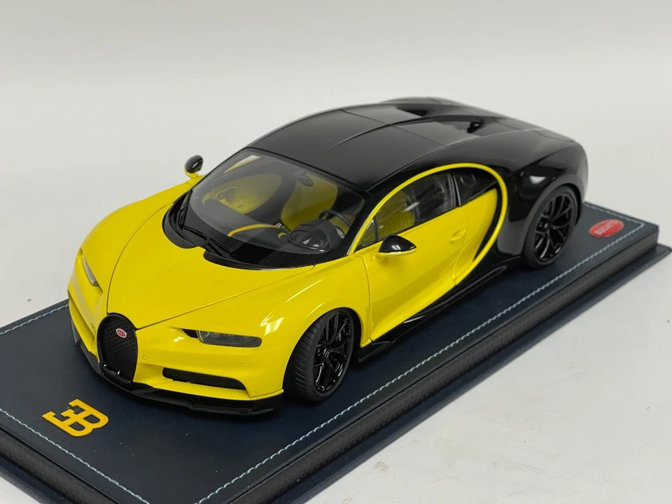 1/18 AutoArt Bugatti Chiron en Varita Amarilla Negro Base de Cuero Personalizada 70994 Foto 1 de 4