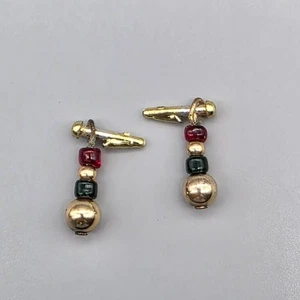 JEWELRY 1994 HAPPY HOLIDAYS SHINY GOLD RED GREEN EARRINGS FASHION DOLL ACCESSORY - Picture 1 of 4