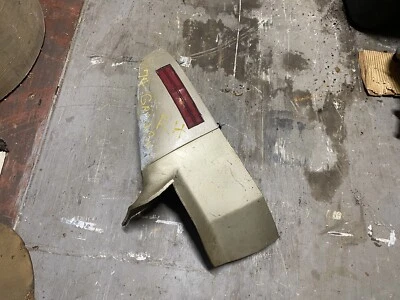 1974-77 Pontiac Grand Prix destro extensão de quarto traseiro com luz e enchimento de para-choque - Imagem 1 de 4