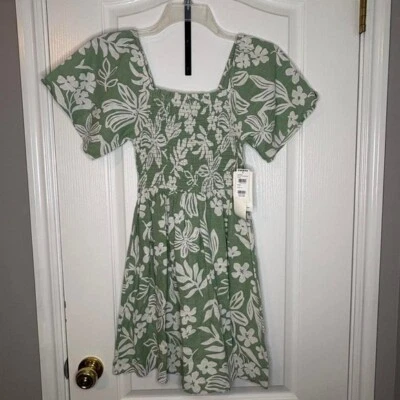 Vestido Rip Curl Estampado Floral Verde y Blanco Foto 1 de 4