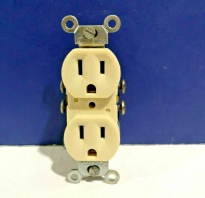 1-PK Leviton Marfil Duplex Receptáculo Salida 15A NEMA 5-15R 125V NUEVO 5320-I Foto 1 de 4