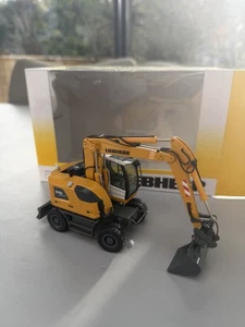 Liebherr 918 Excavator Model 1/50 - Picture 1 of 2