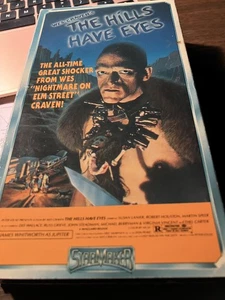 The Hills Have Eyes 1977 VHS Video Movie Wes Craven Michael Berryman Horror Film - Foto 1 di 2