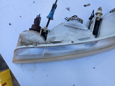 Faro Lincoln Mark VIII 1993 1994 1995 1996 lado del conductor derecho grado D Foto 1 de 4