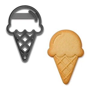 Cortador de galletas de cono de helado con detalle de cono de gofre - 4x2,56" (color al azar) - Imagen 1 de 7