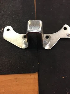 Harley Davidson Rear Exhaust Bracket #65678-85A - Foto 1 di 1