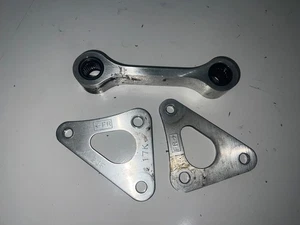 17 24 gsxr 1000 oem factory dog bones linkage rear shock dogbones link - Picture 1 of 1