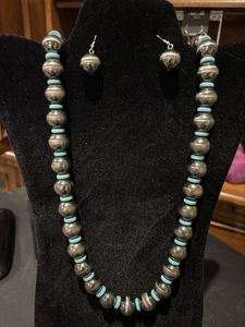 Perlenkette mit passenden Ohrringen silber und türkisfarben  - Bild 1 von 4