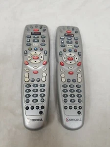 (2) Telecomandi universali COMCAST / XFINITY Platinum Custom DVR 3 dispositivi - Foto 1 di 7